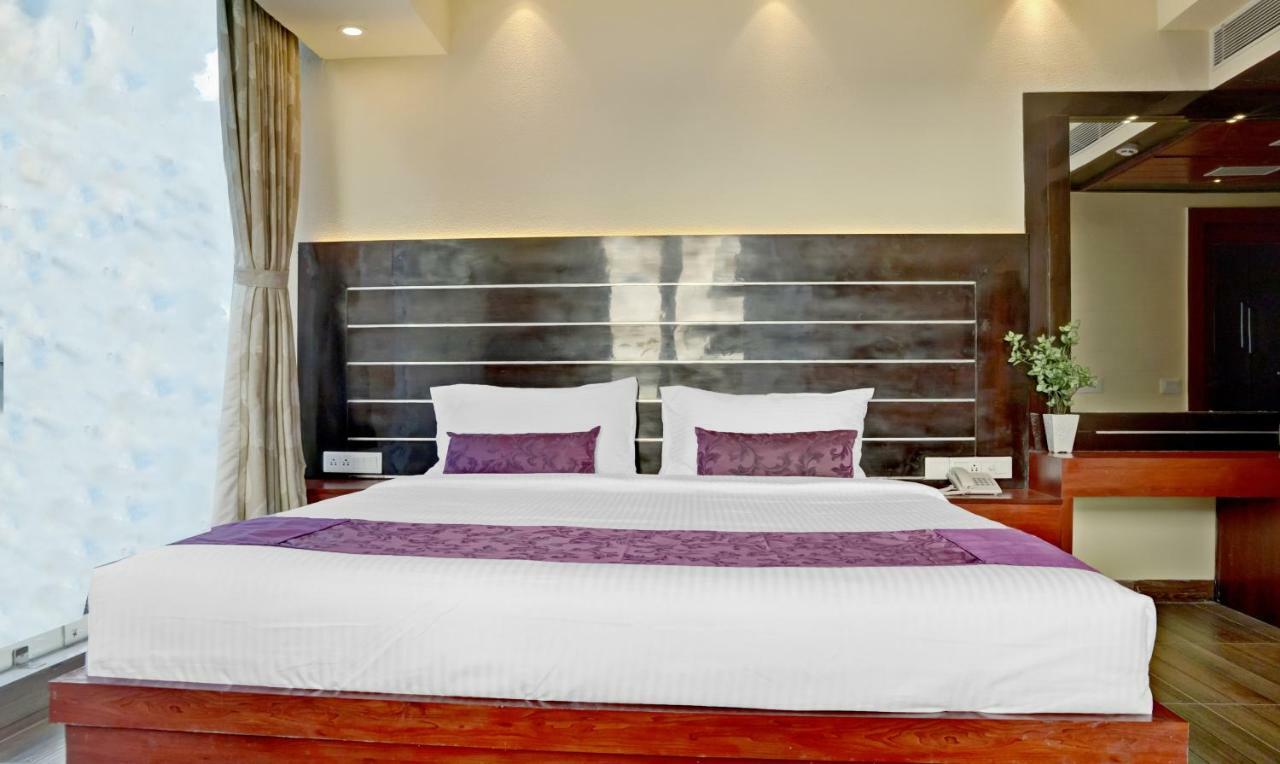 Hotel Treebo Premium The Crystal Kalkuta Zewnętrze zdjęcie